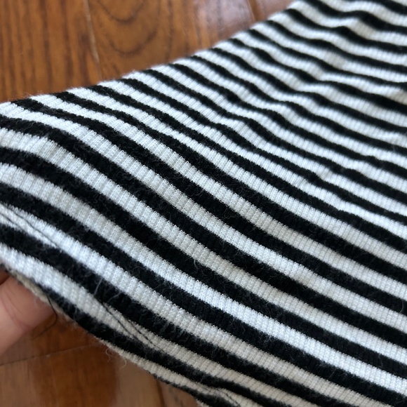 Sale: 5 for $10 - Mossimo S fit flarę tank top shirt - Picture 4 of 4